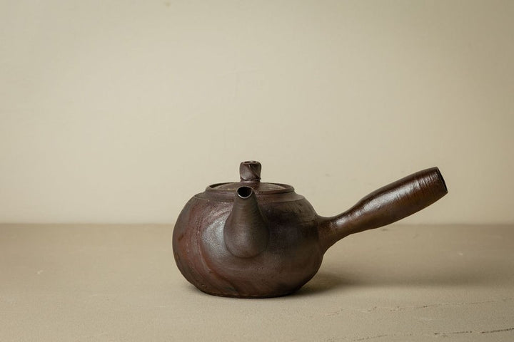 Freya Sidehandle Teapot